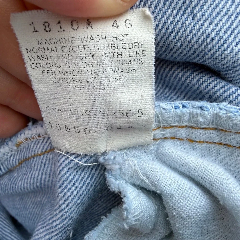 Vintage Levis 550 Relaxed Fit Tapered Leg Jeans Light Wash Made in USA 38x34